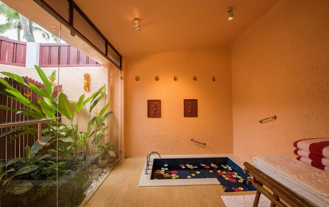 rooms-beachfront-villa-suite-child-without-extra-bed