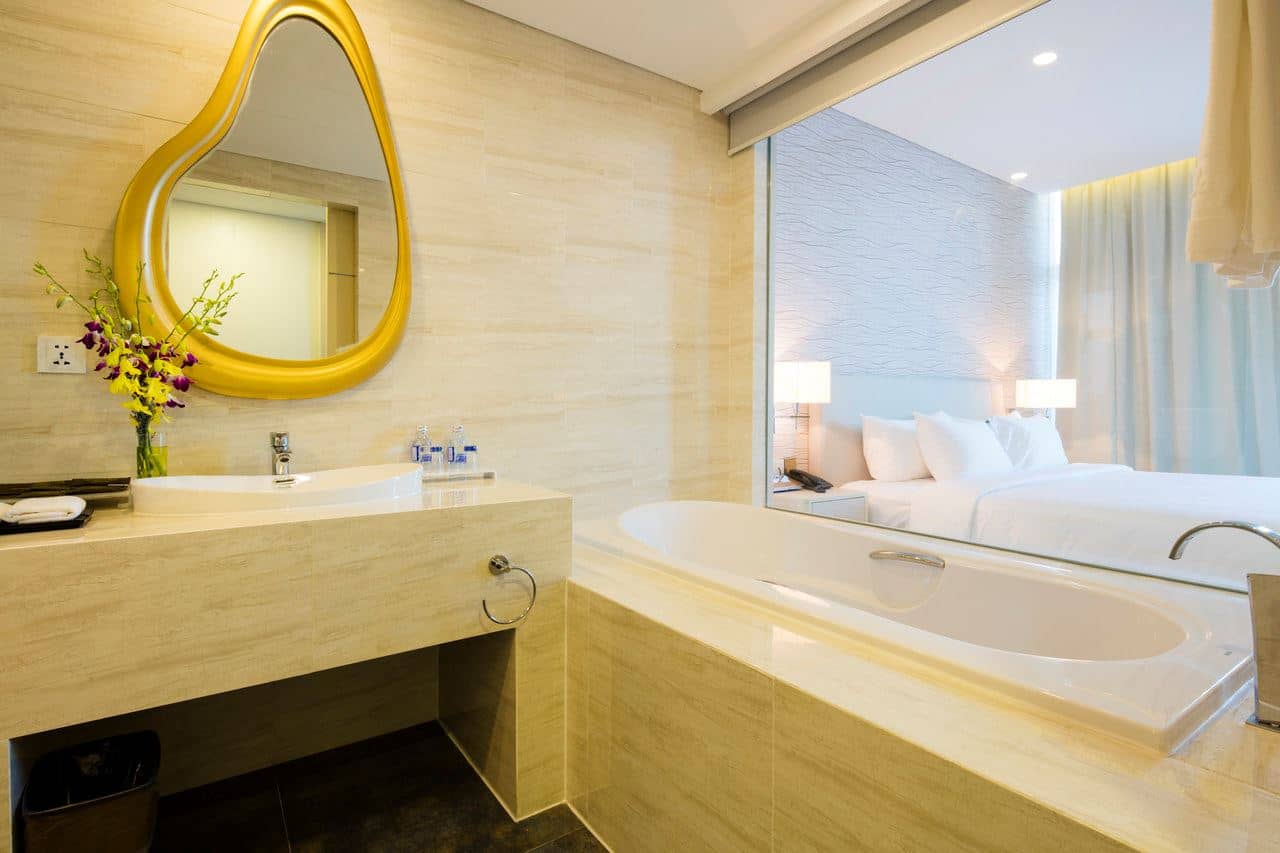rooms-grand-royal-seaview-with-balcony