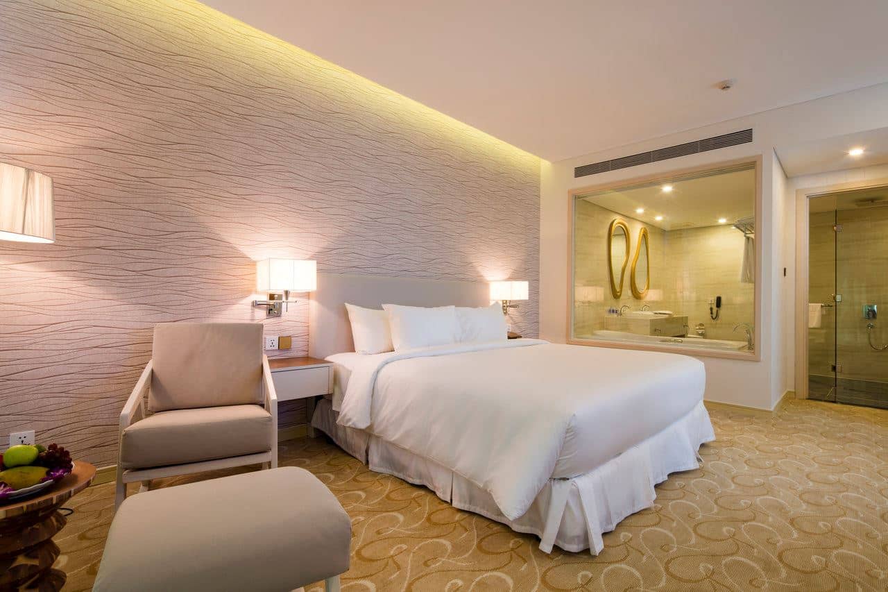 rooms-grand-royal-seaview-with-balcony