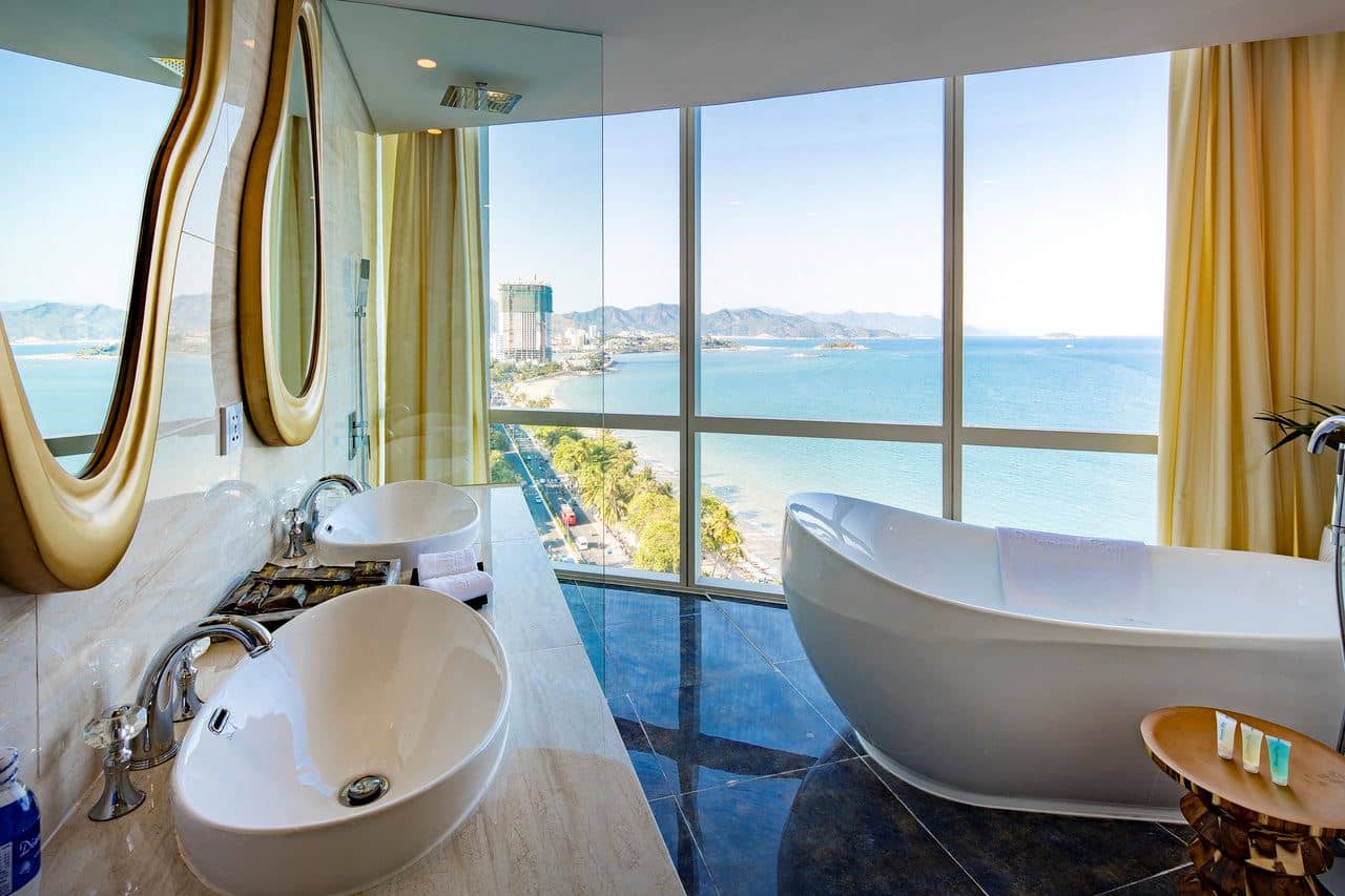 rooms-prime-suite-sea-view-with-balcony