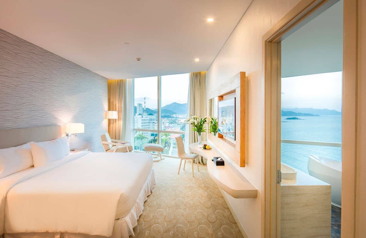 rooms-prime-suite-sea-view-with-balconychild-without-extra-bed