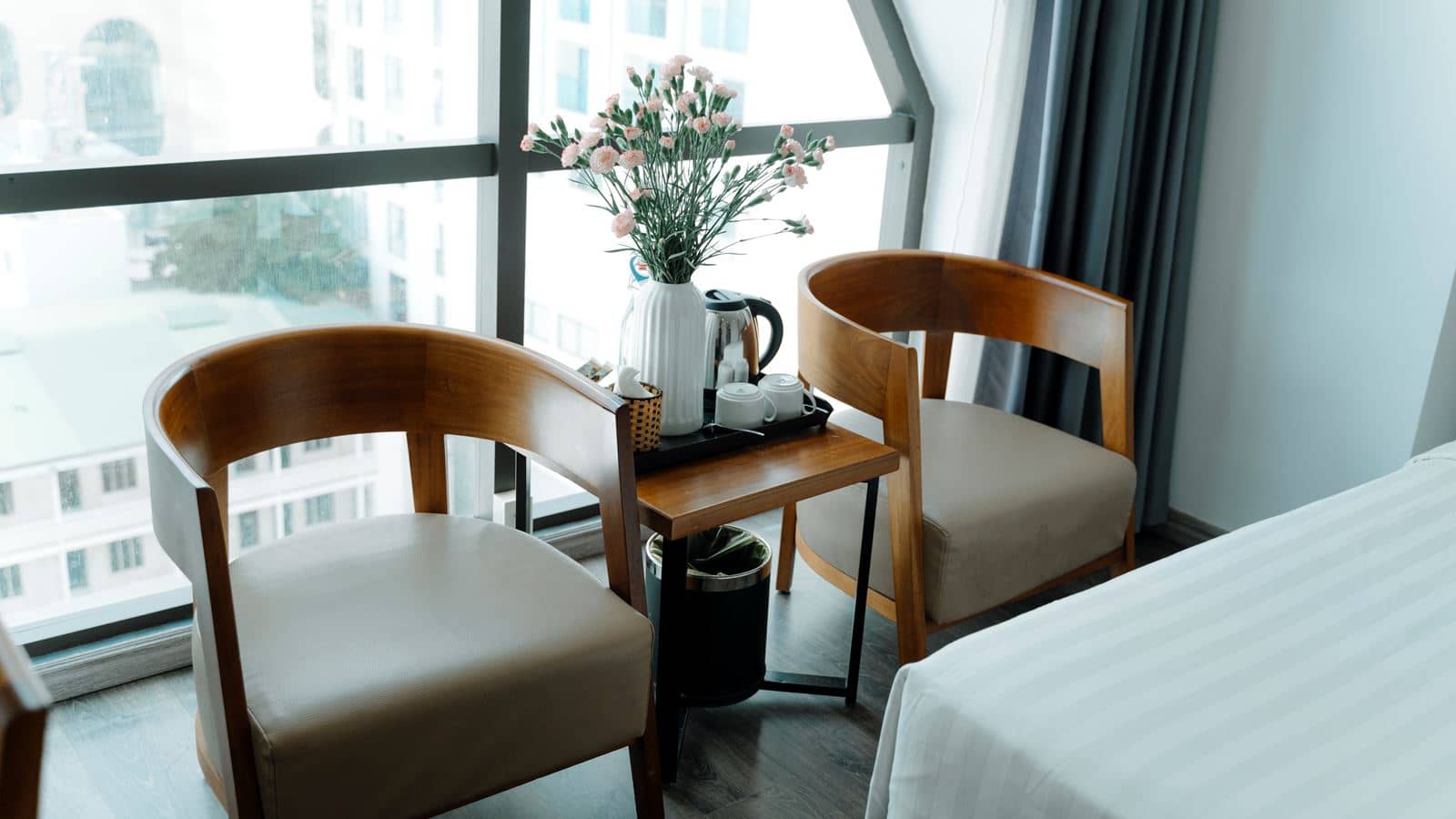 rooms-deluxe-city-view
