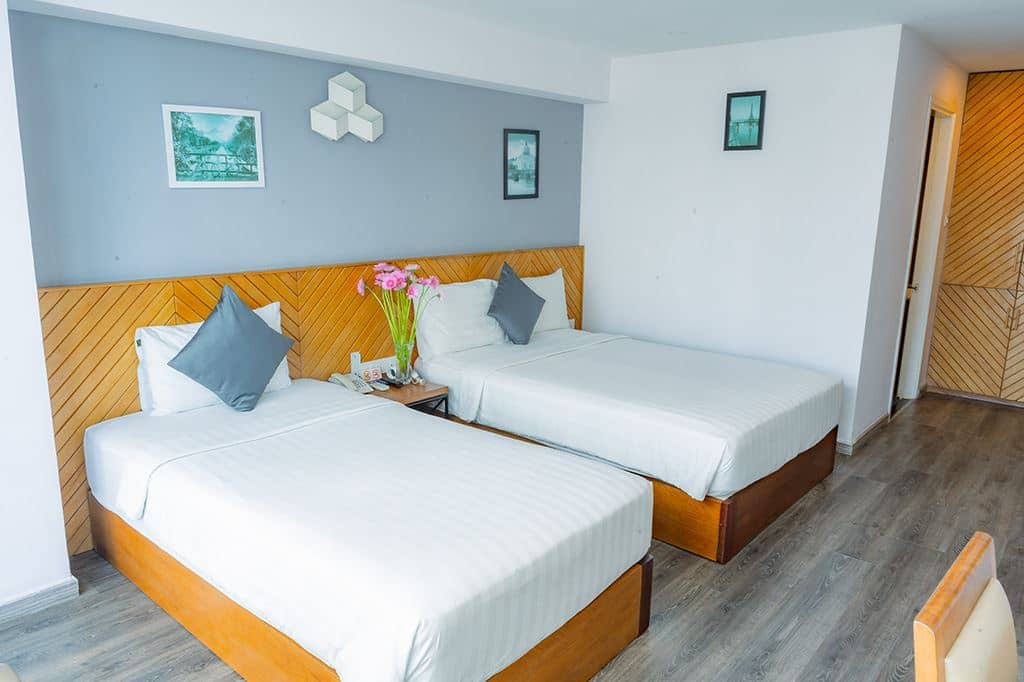 rooms-deluxe-partial-seaview