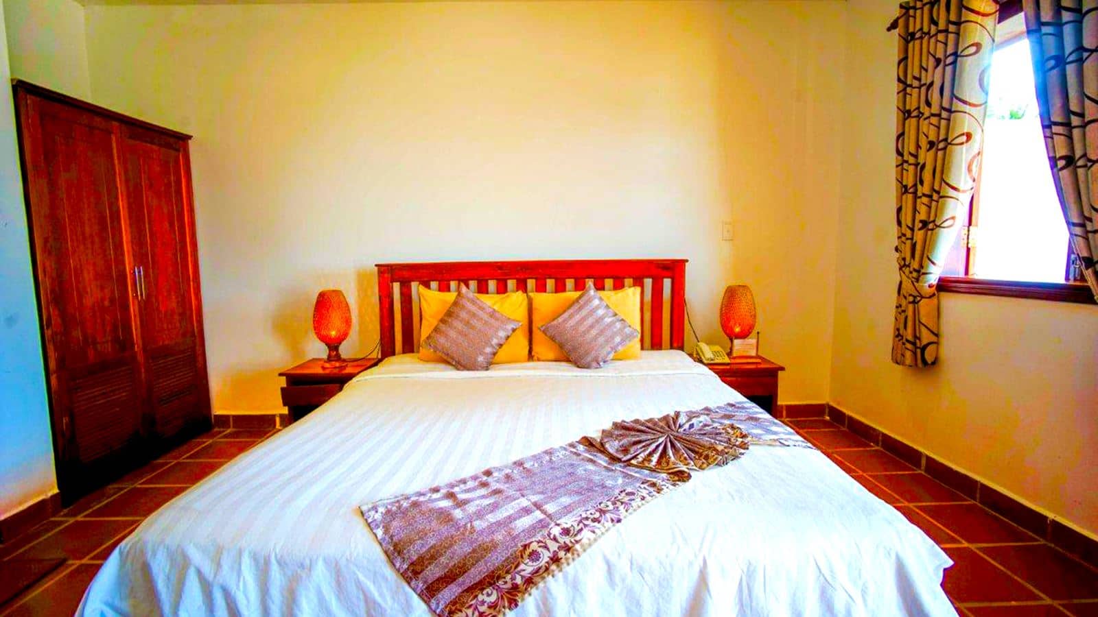 rooms-deluxe-partial-sea-view-with-terrace