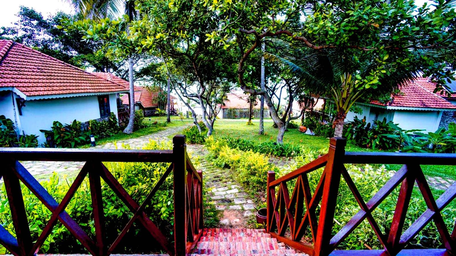 rooms-deluxe-bungalow-garden-view-with-terrace