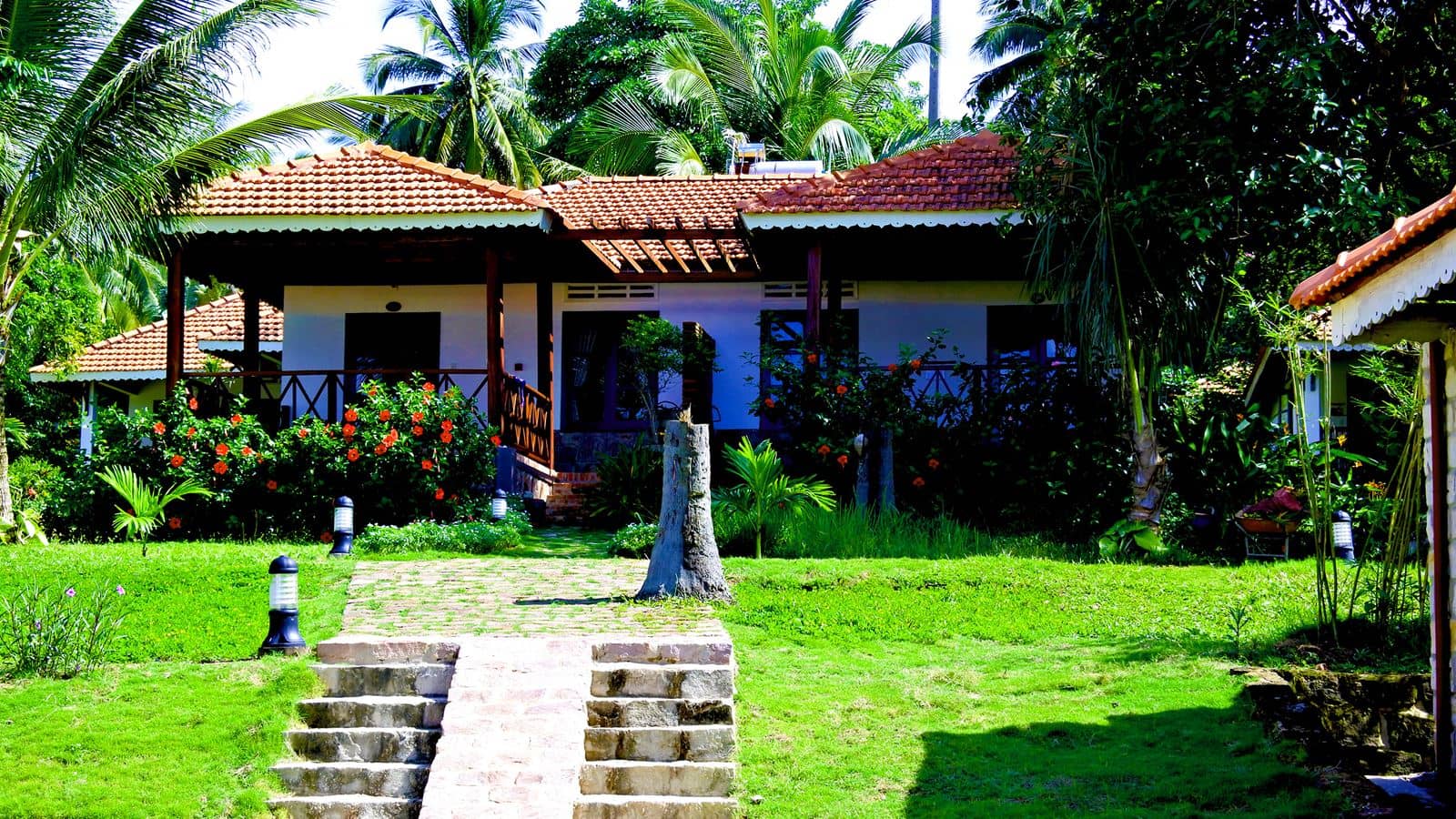 rooms-deluxe-bungalow-sea-view-with-terrace-child-without-extra-bed