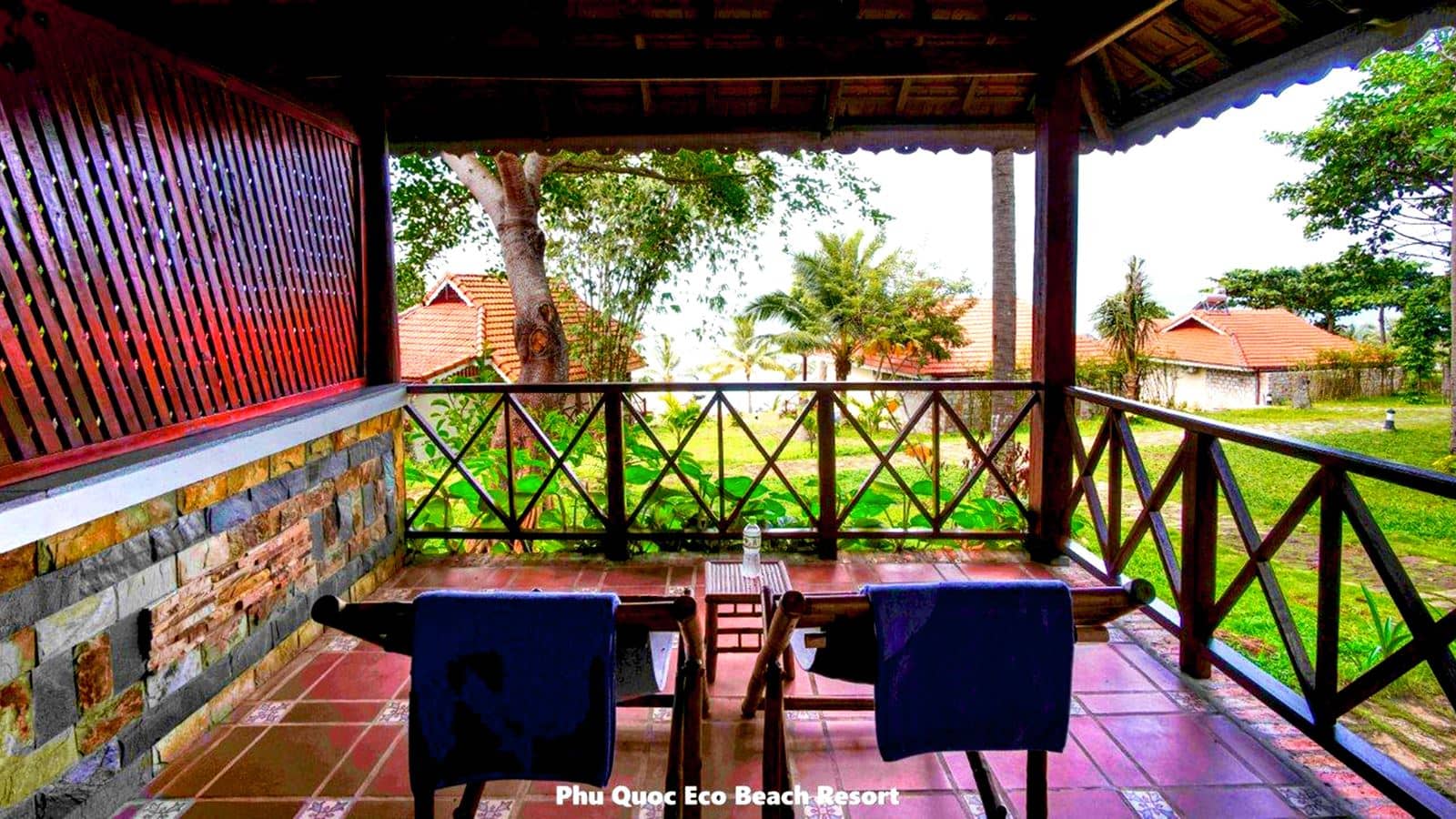 rooms-deluxe-bungalow-sea-view-with-terrace