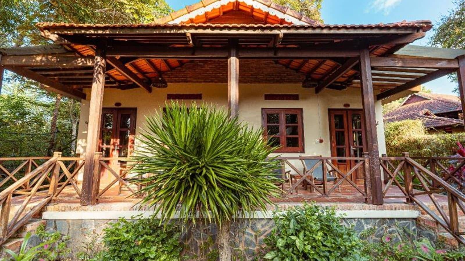 rooms-superior-bungalow-garden-view-with-terrace-child-without-extra-bed