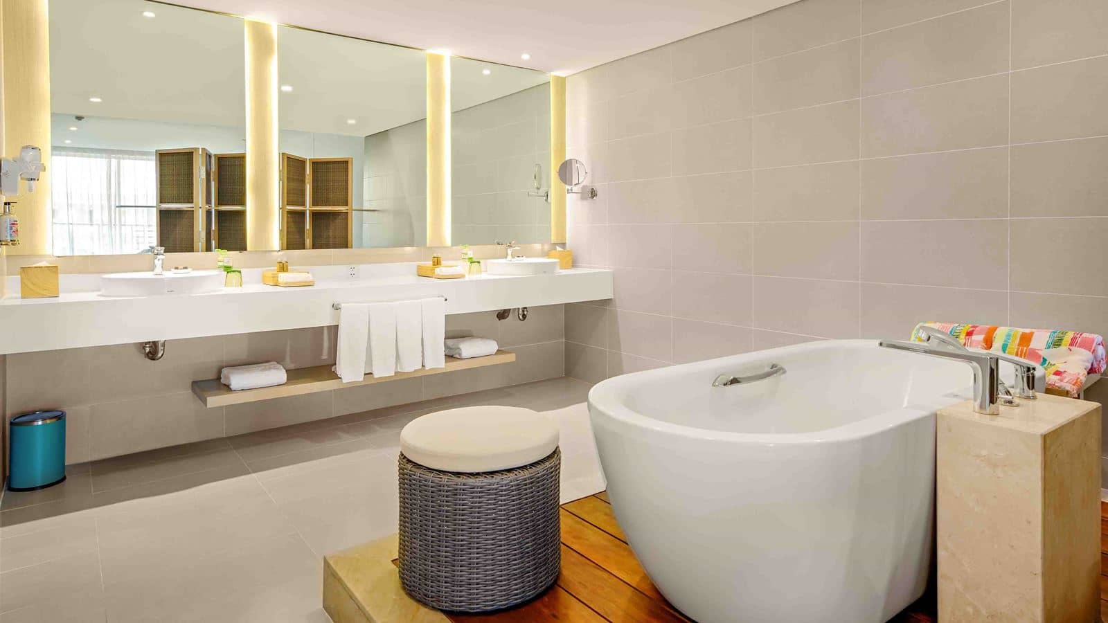 rooms-xtra-sol-suite
