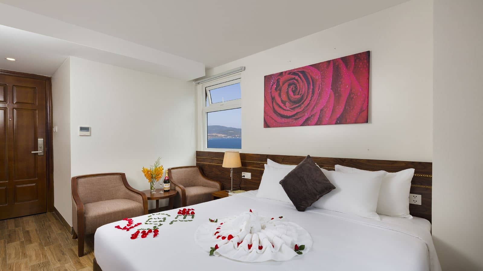 rooms-deluxe-city-view-no-extra-bed