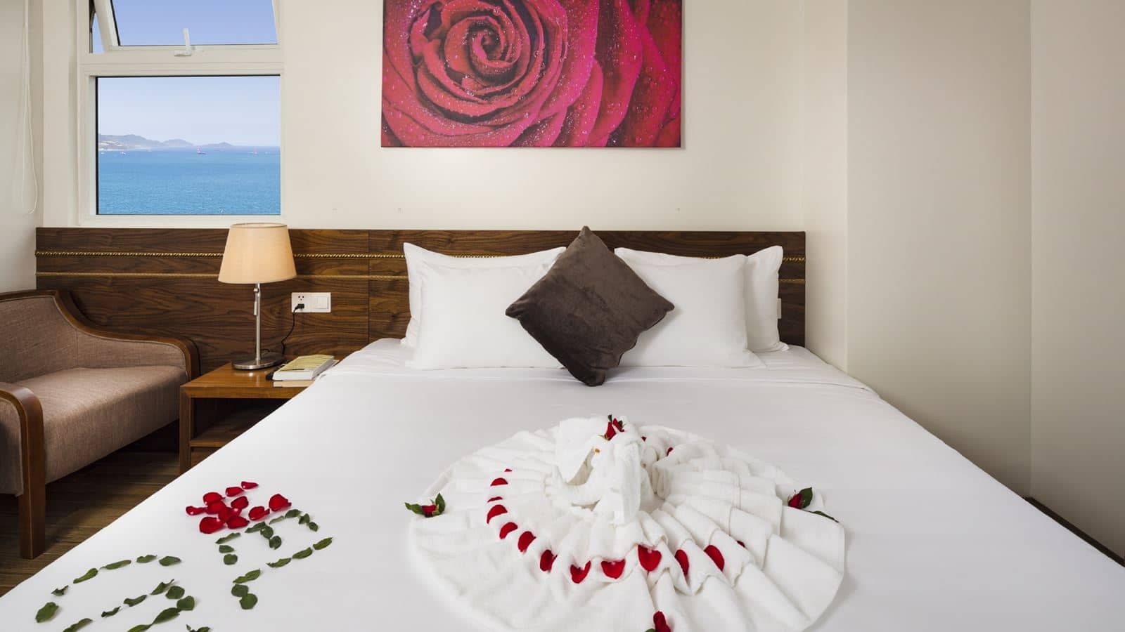 rooms-deluxe-city-view-no-extra-bed