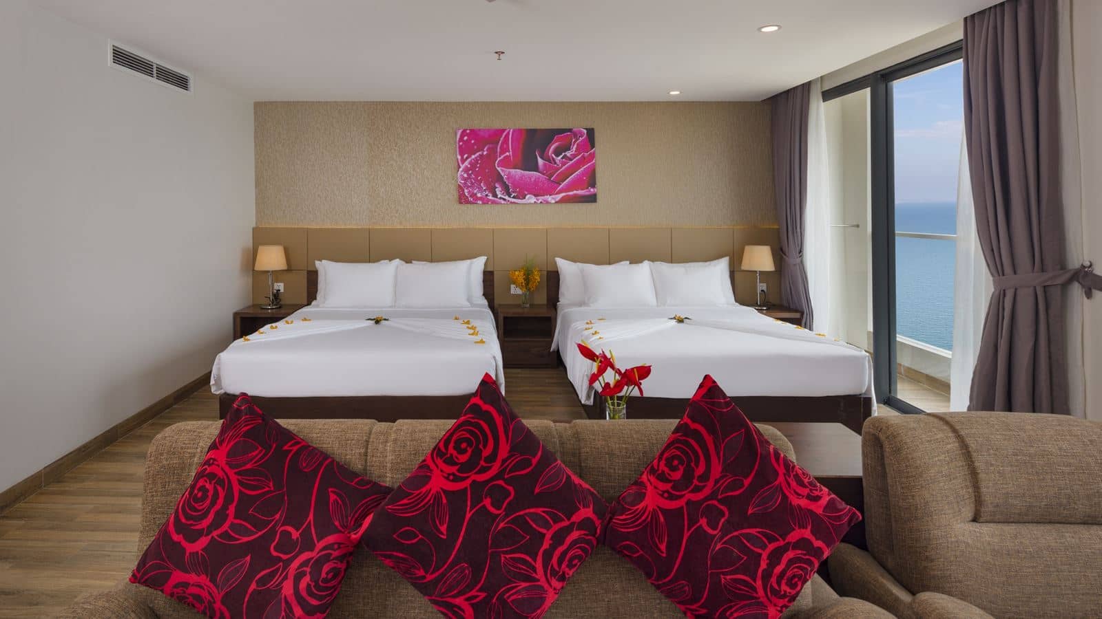 rooms-sea-pearl-suite-family-ocean-view-with-balcony