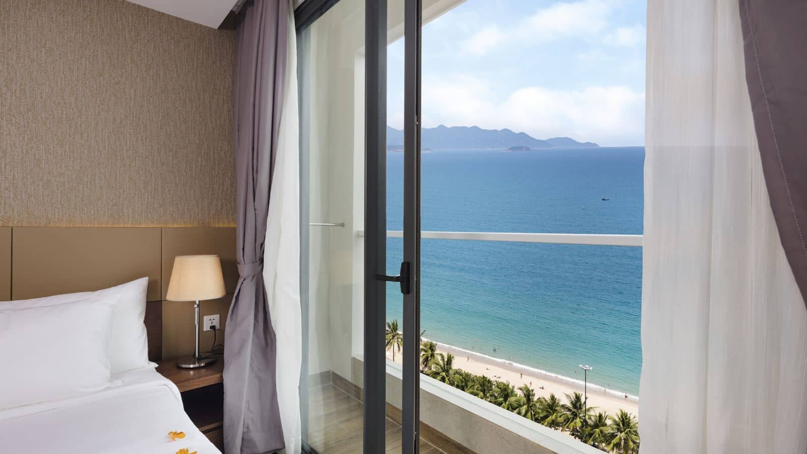 rooms-sea-pearl-suite-family-ocean-view-with-balcony