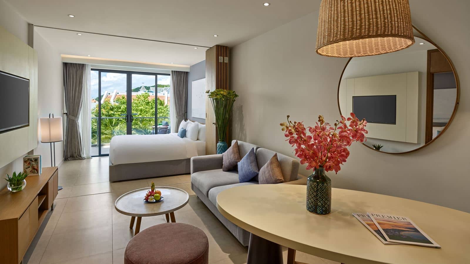 rooms-superior-suite-2-king-beds-balcony-child-without-extra-bed