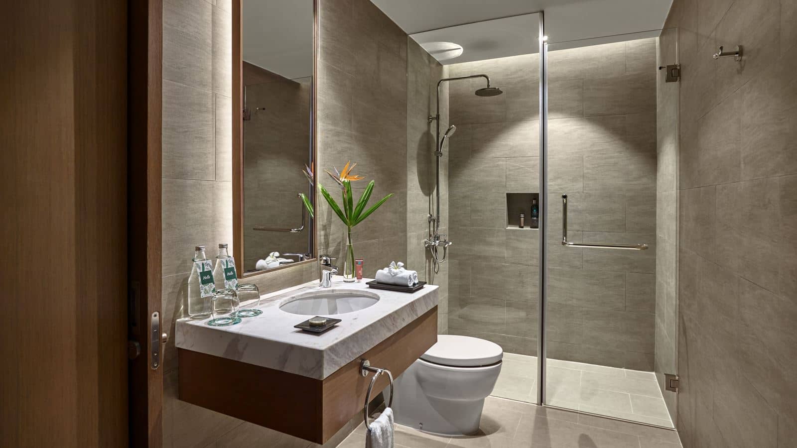 rooms-superior-suite-2-king-beds-balcony-child-without-extra-bed
