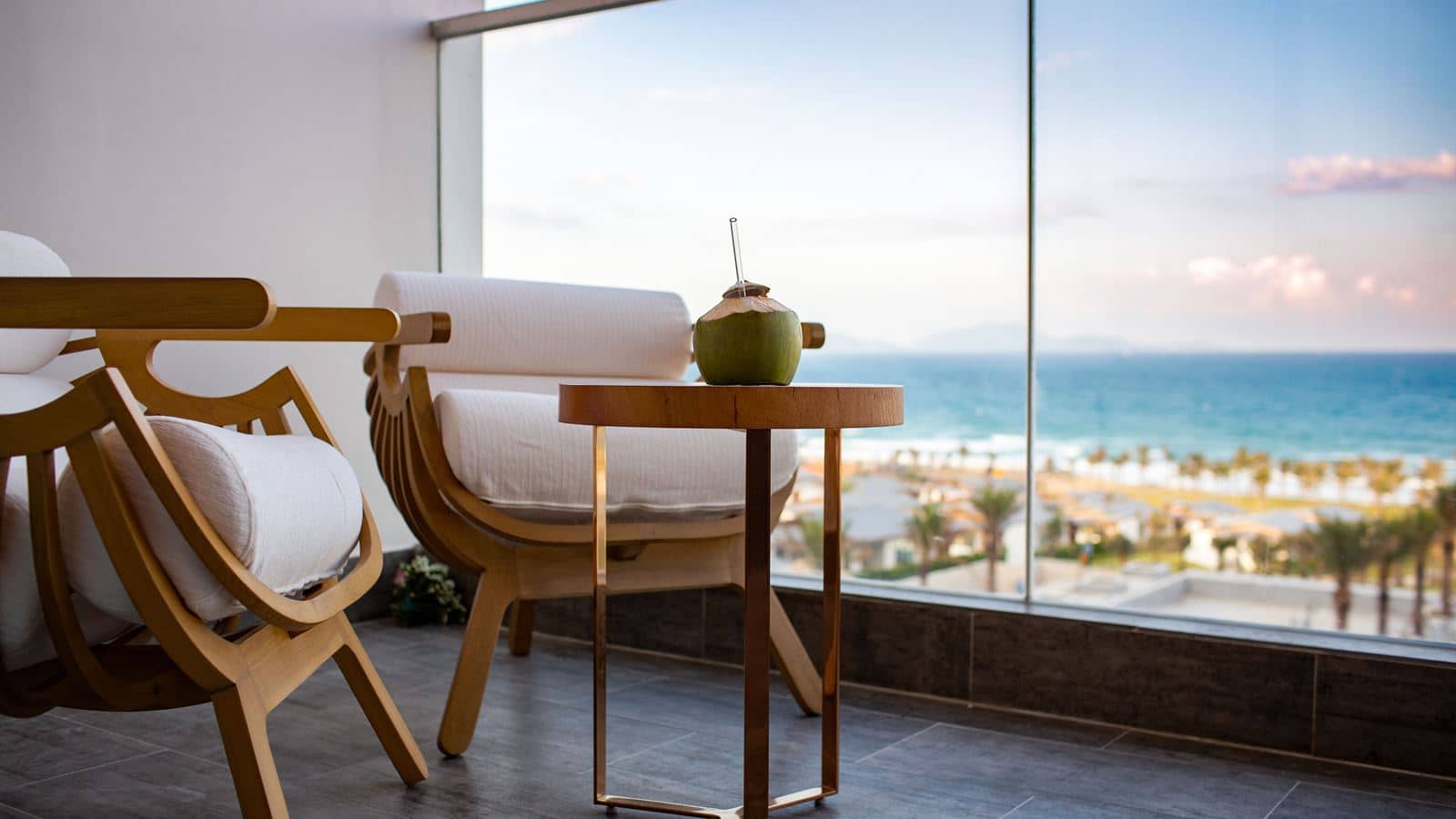 rooms-deluxe-ocean-view-room