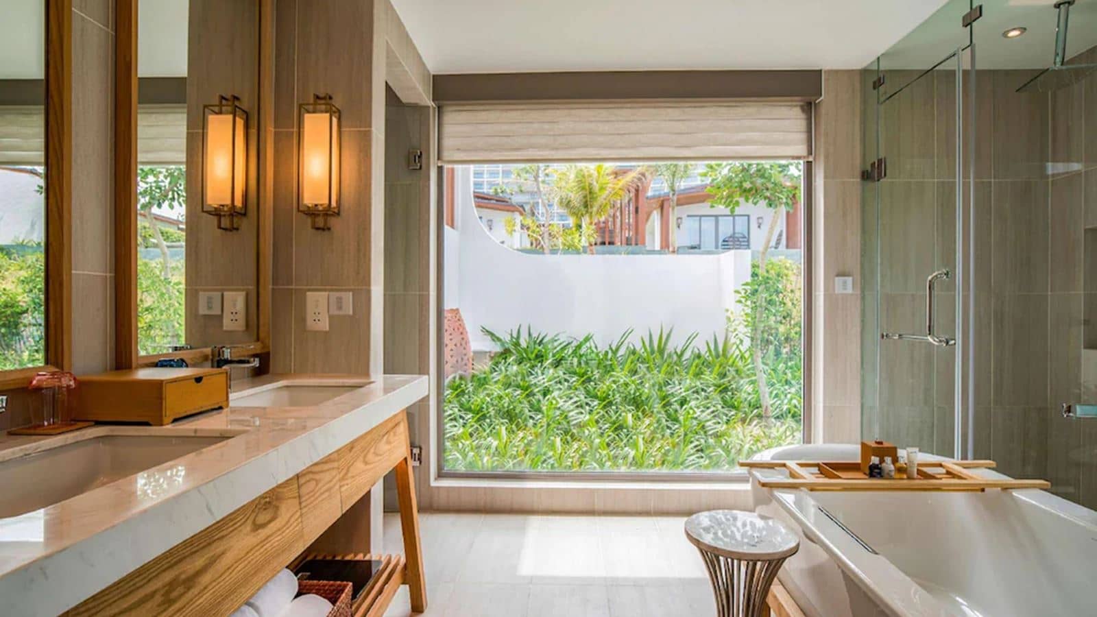 rooms-one-bedroom-pool-villa-beachfront-child-without-extra-bed