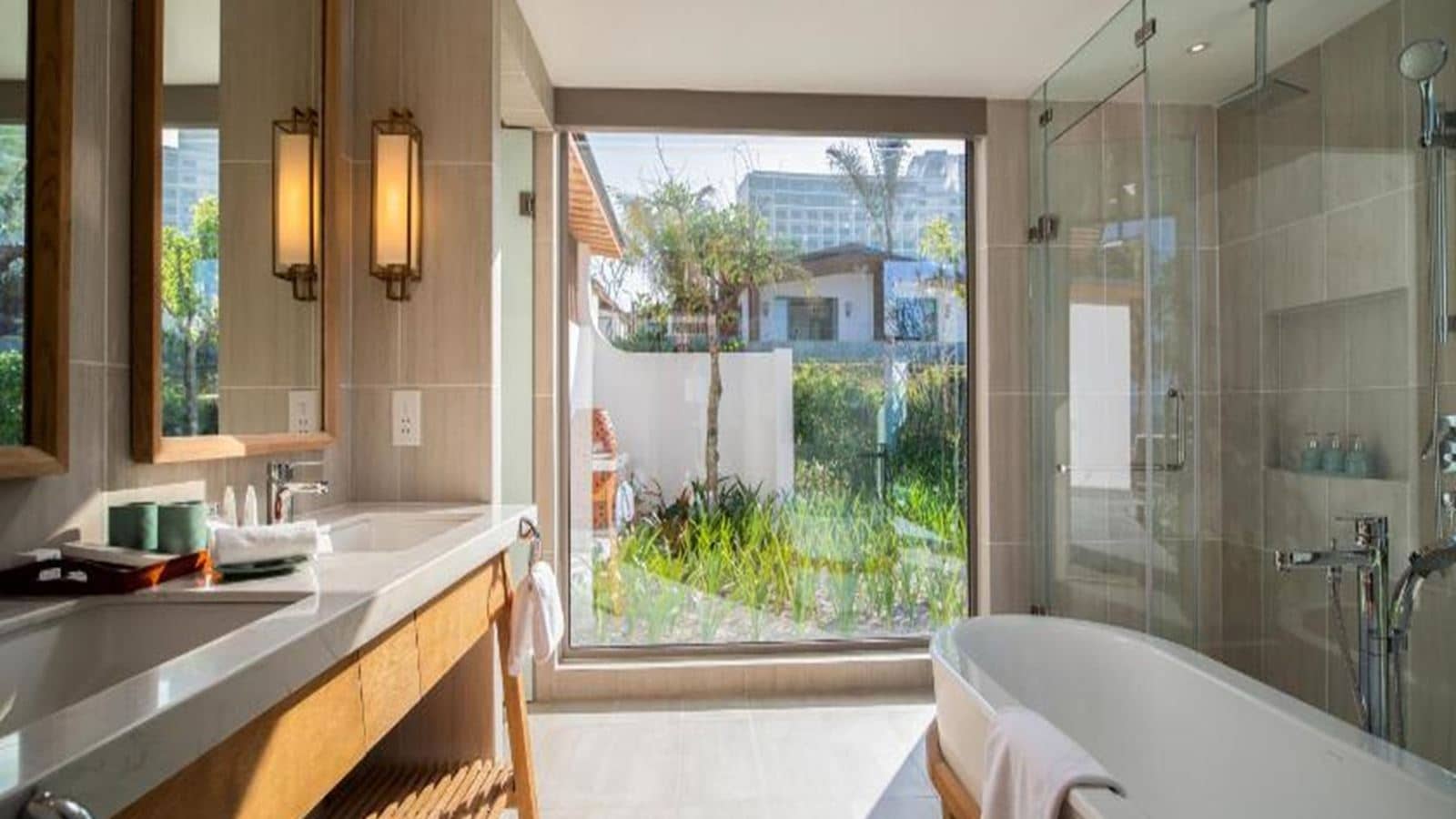 rooms-one-bedroom-pool-villa-beachfront-child-without-extra-bed