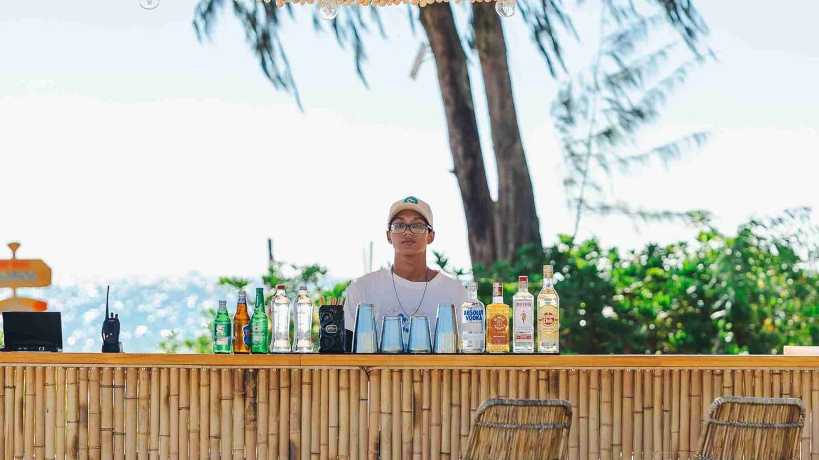 bars-sailing-club-beach-club