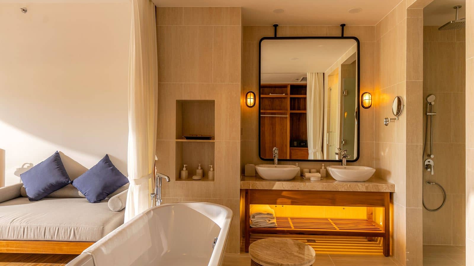 rooms-deluxe-garden-view