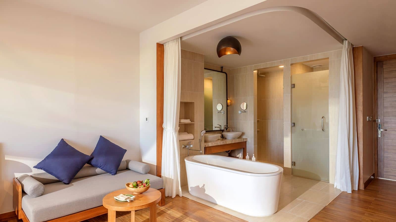 rooms-deluxe-sea-view