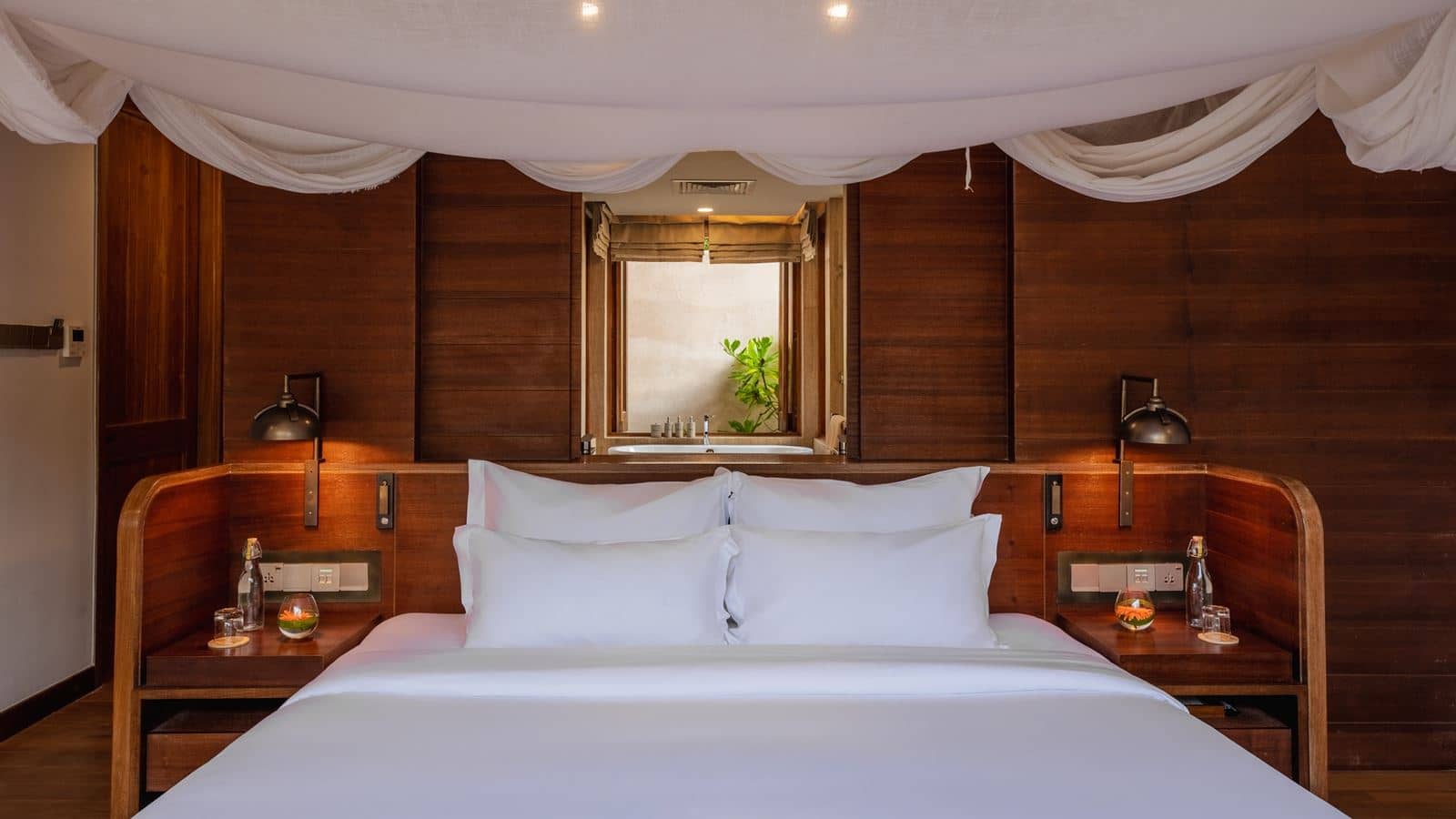 rooms-2bedroom-beach-front-pool-villa-child-without-extra-bed