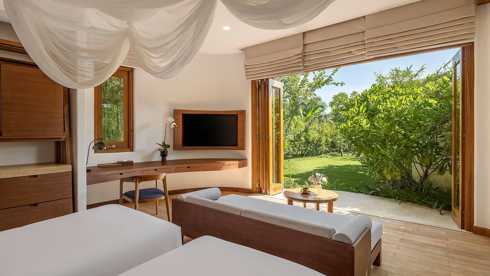 rooms-4bedroom-beach-front-pool-villa-child-without-extra-bed