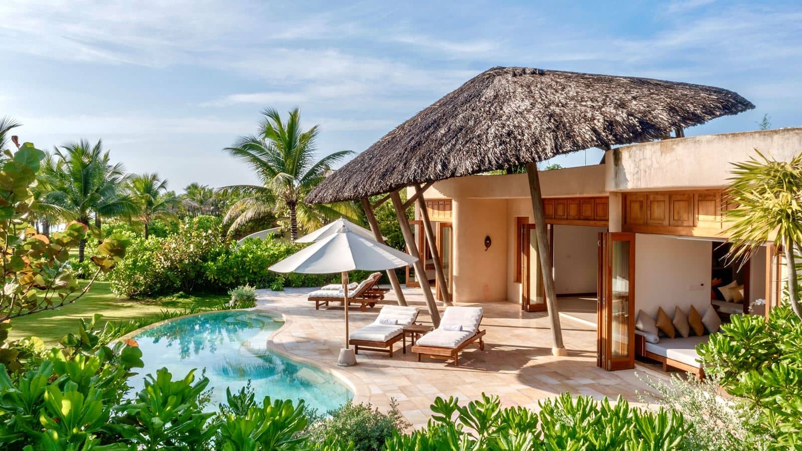 rooms-4bedroom-beach-front-pool-villa-child-without-extra-bed
