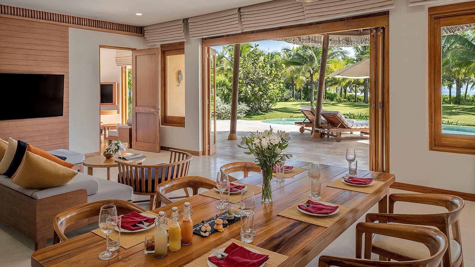 rooms-4bedroom-beach-front-pool-villa-child-without-extra-bed