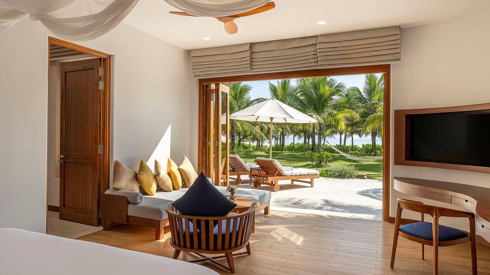 rooms-4bedroom-beach-front-pool-villa-child-without-extra-bed