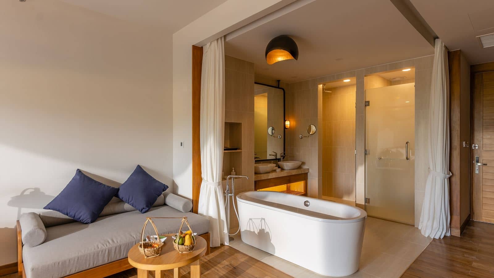 rooms-deluxe-sea-view-child-without-extra-bed
