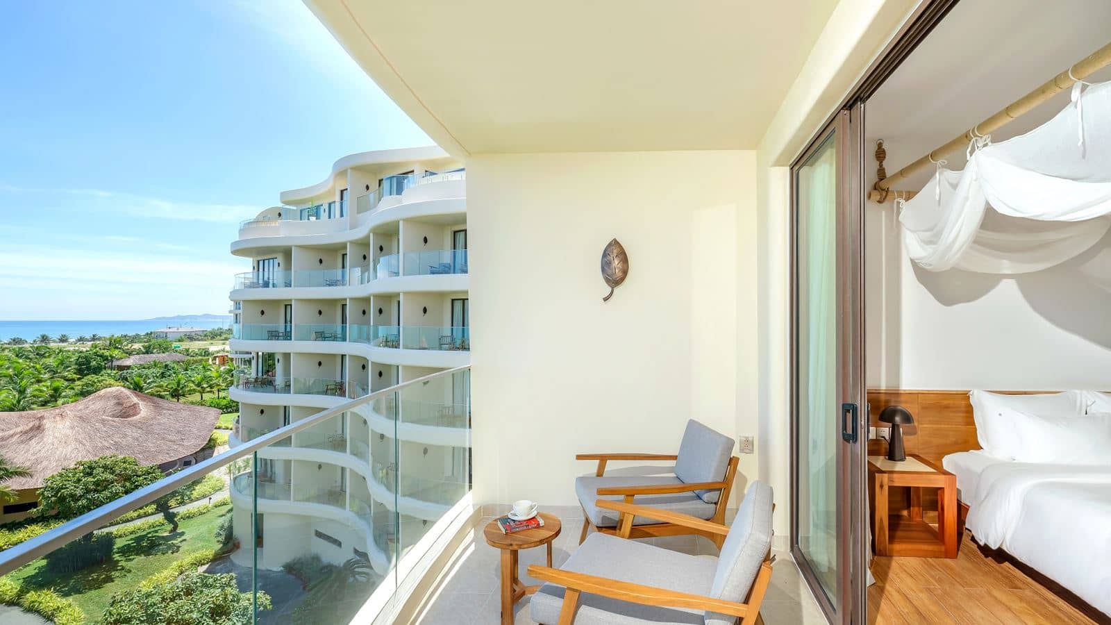 rooms-deluxe-sea-view-child-without-extra-bed