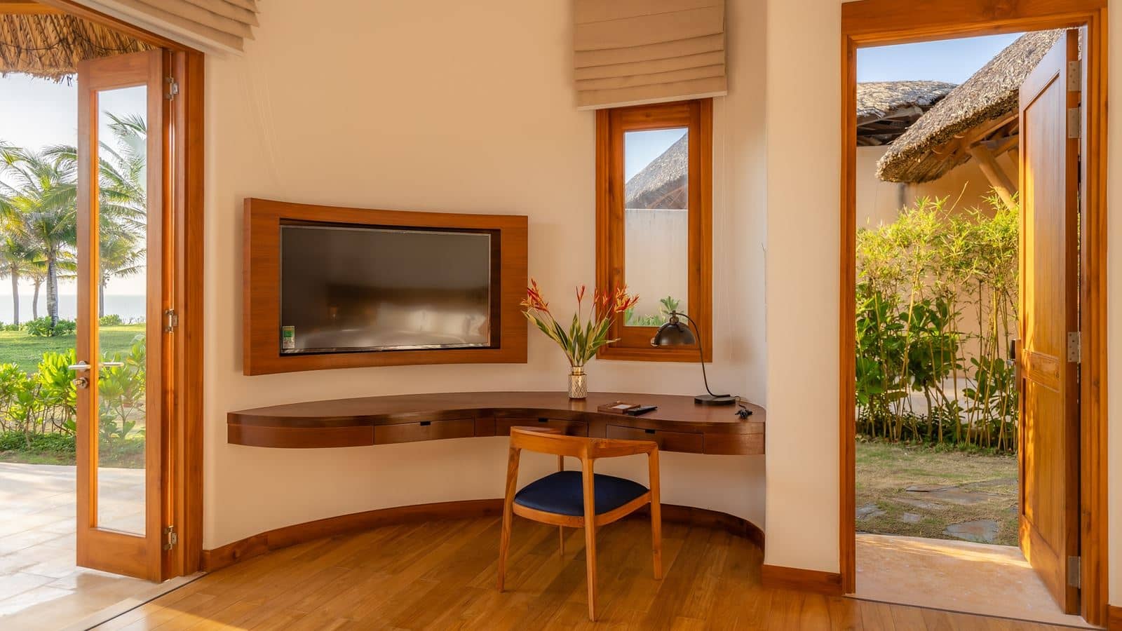 rooms-1bedroom-beach-front-pool-villa-child-without-extra-bed