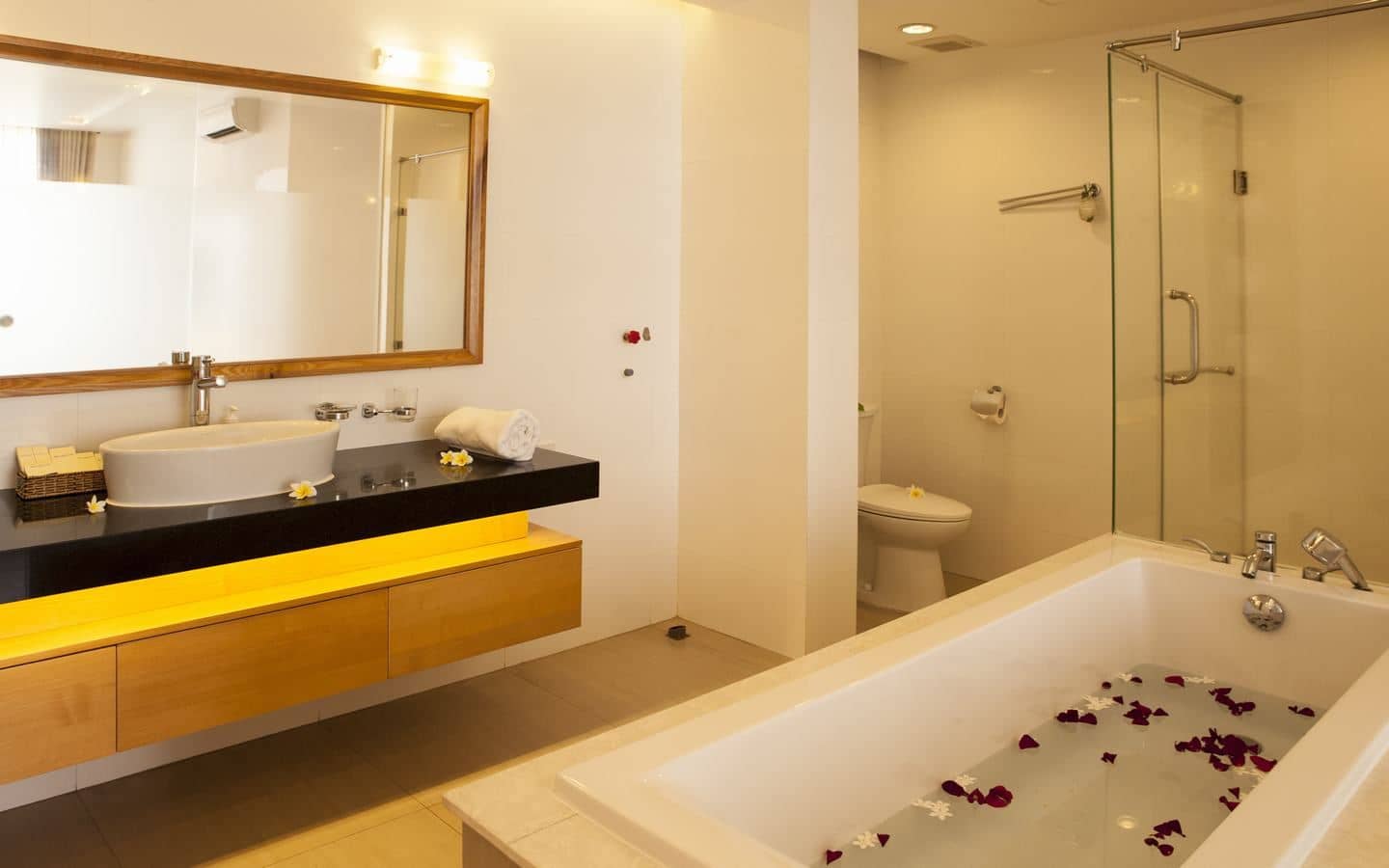 rooms-3bedroom-garden-view