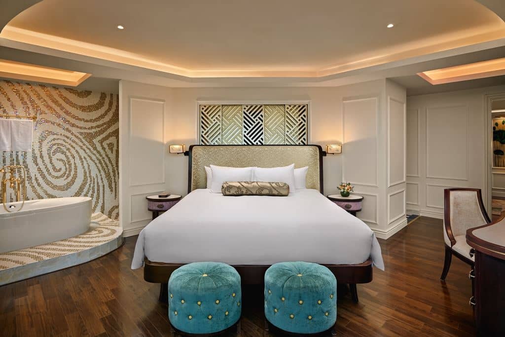rooms-deluxe-suite