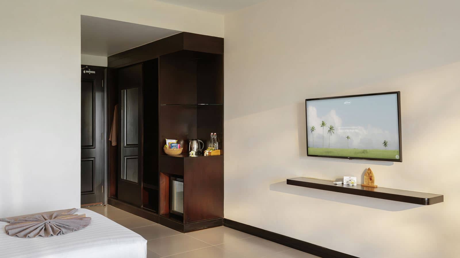 rooms-deluxe-garden-view-balcony