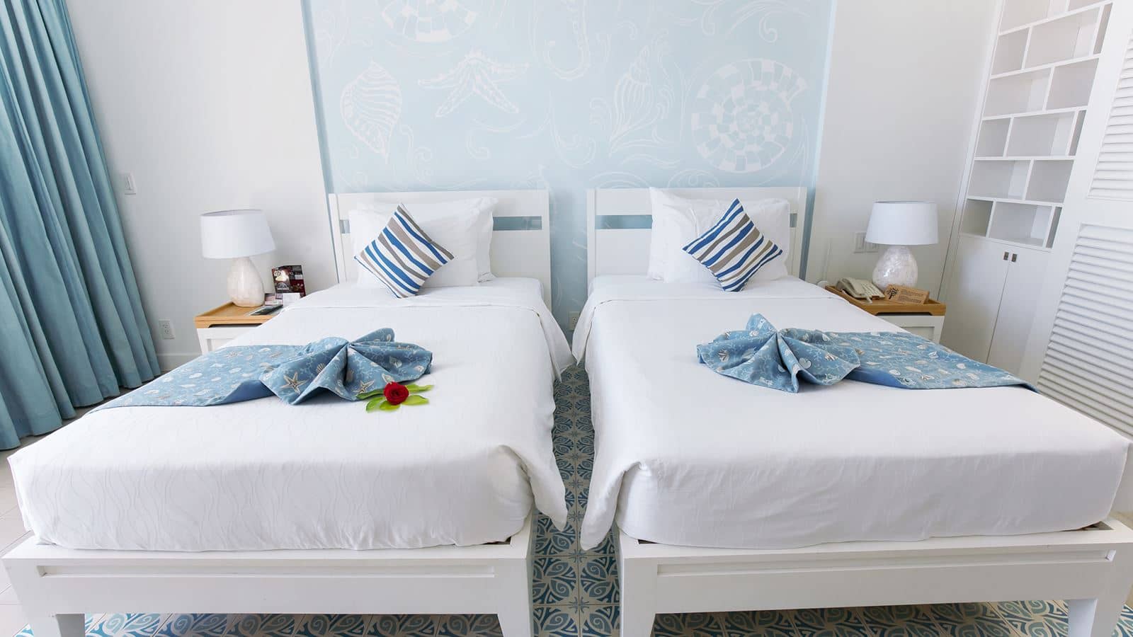 rooms-azul-pool-view