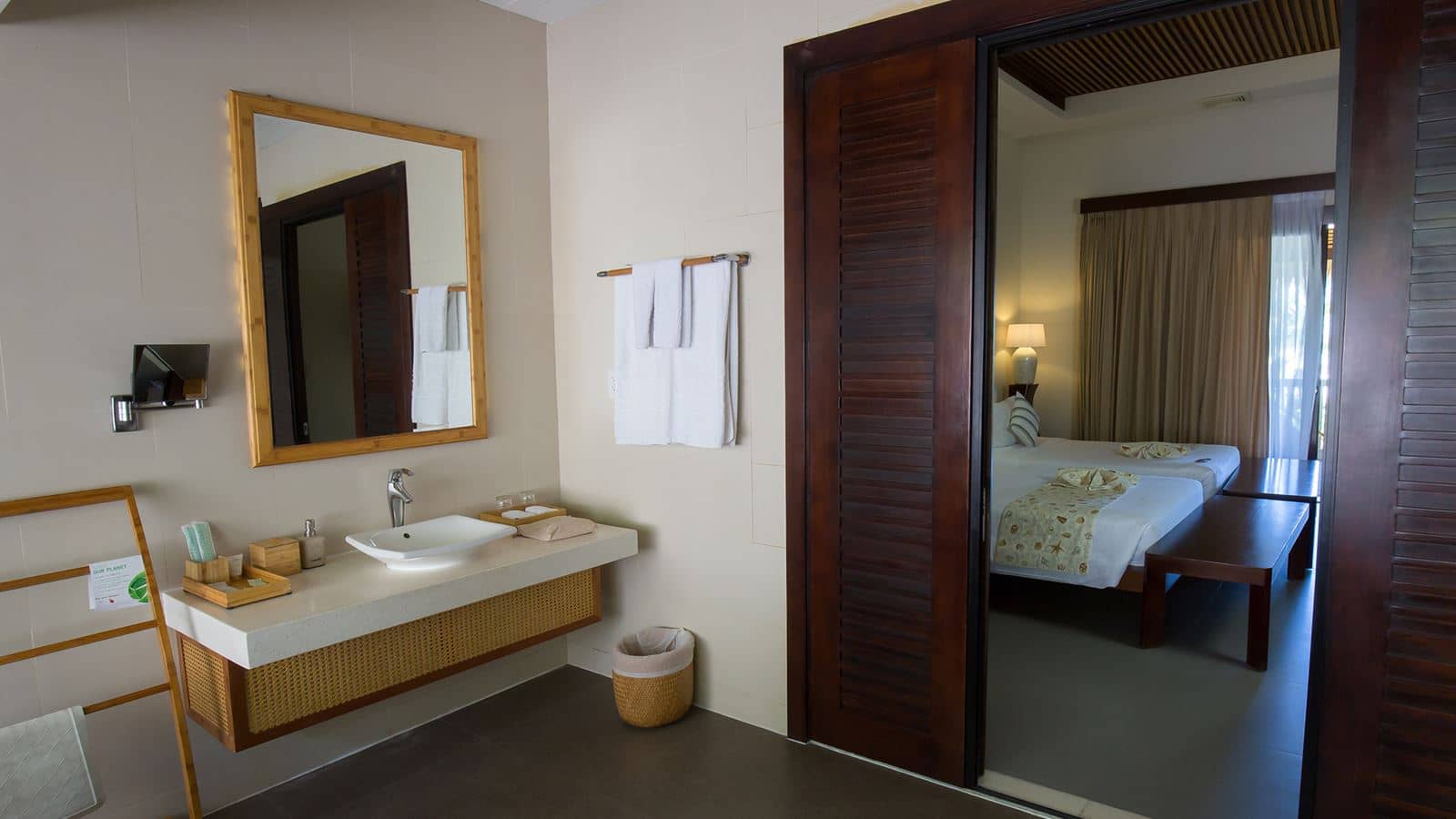 rooms-bungalow-garden-view