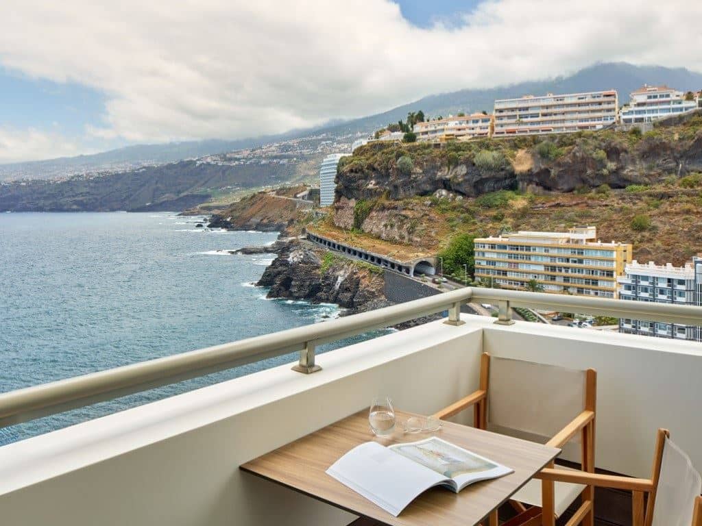 rooms-15-extra-the-level-junior-suite-sea-view-balcony-or-terrace