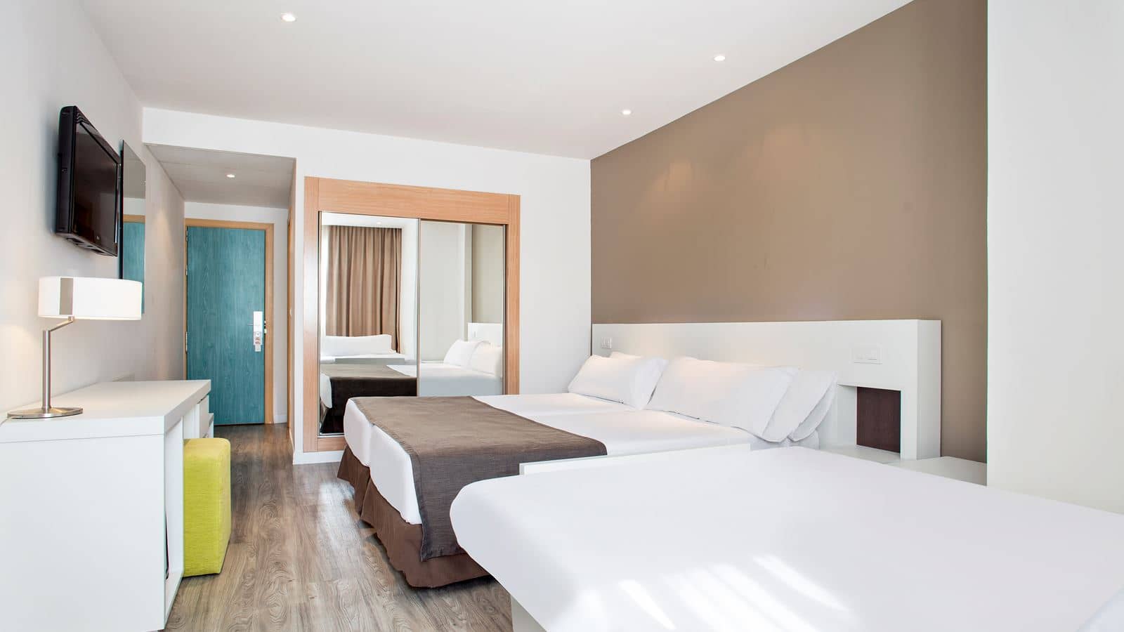 rooms-family-room
