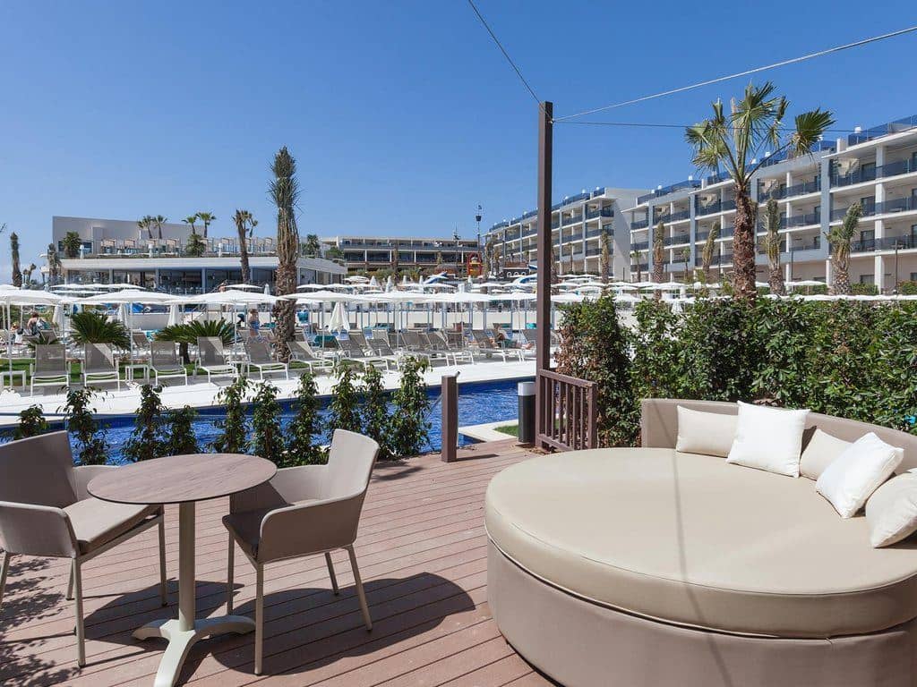 rooms-junior-swim-up-suite