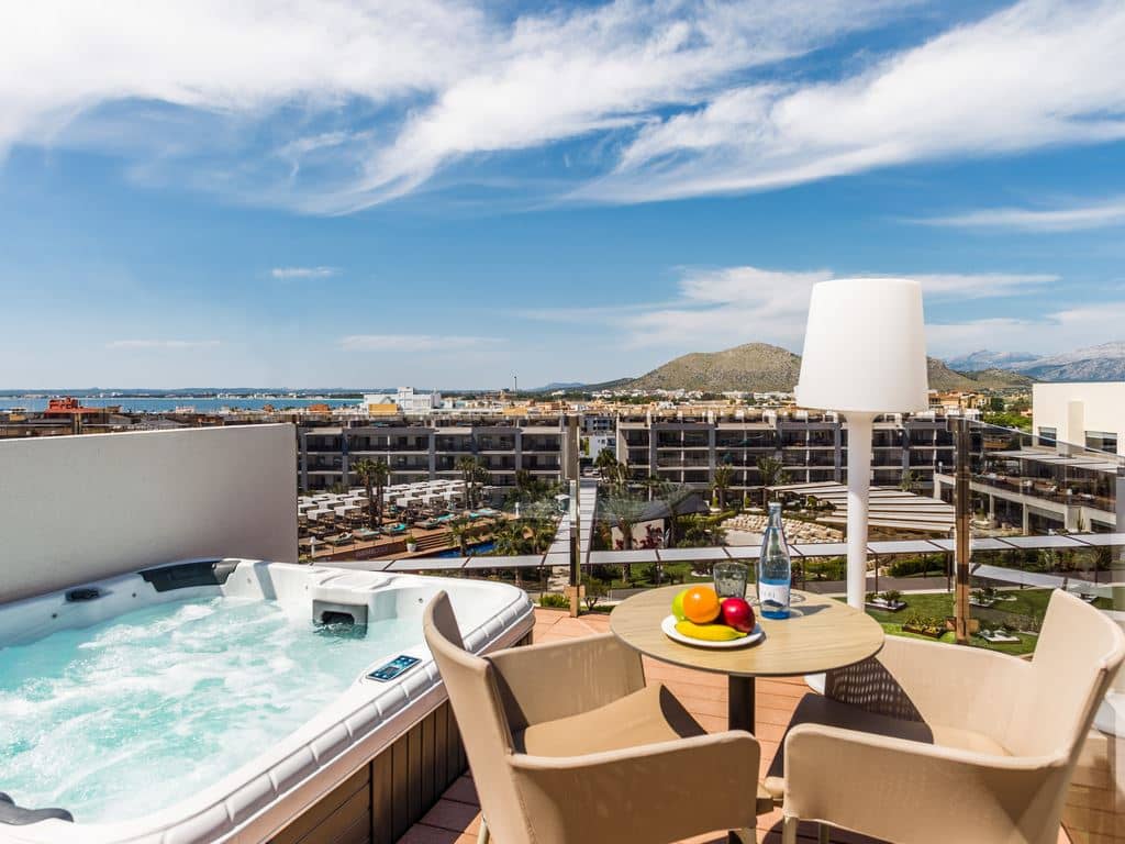 rooms-penthouse-private-jacuzzi-terrace