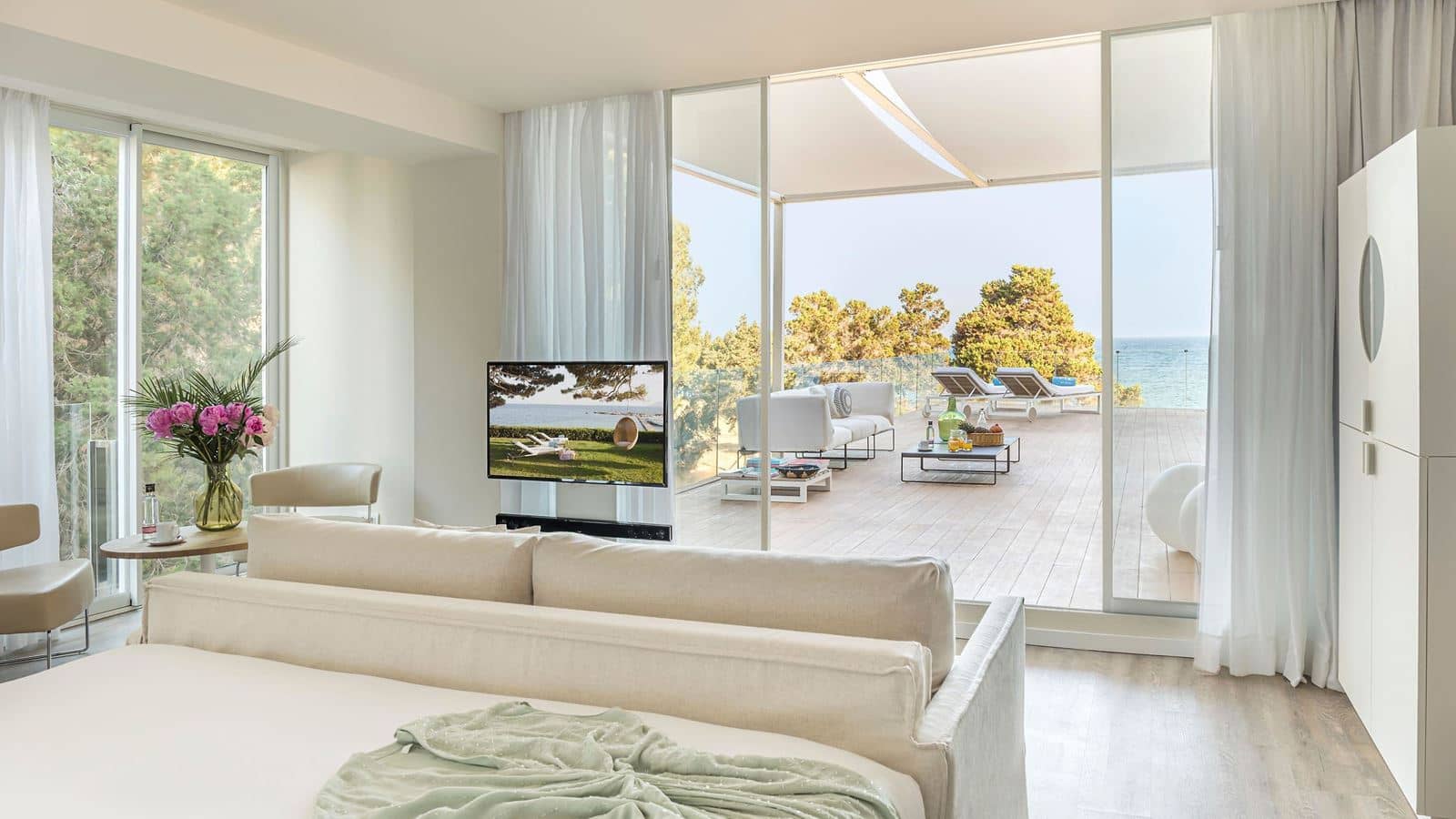 rooms-jed--junior-suite-extra-me-room-sea-view