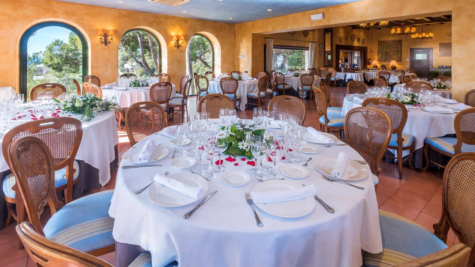 restaurants-restaurants