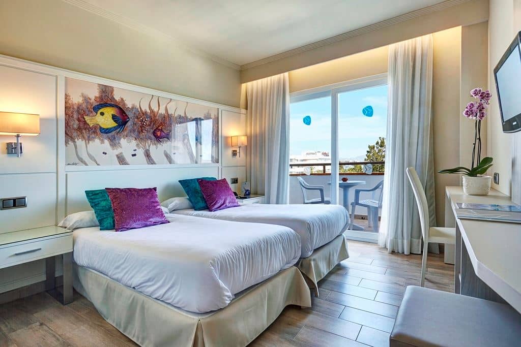 rooms-double-standard-room-balcony-or-terrace
