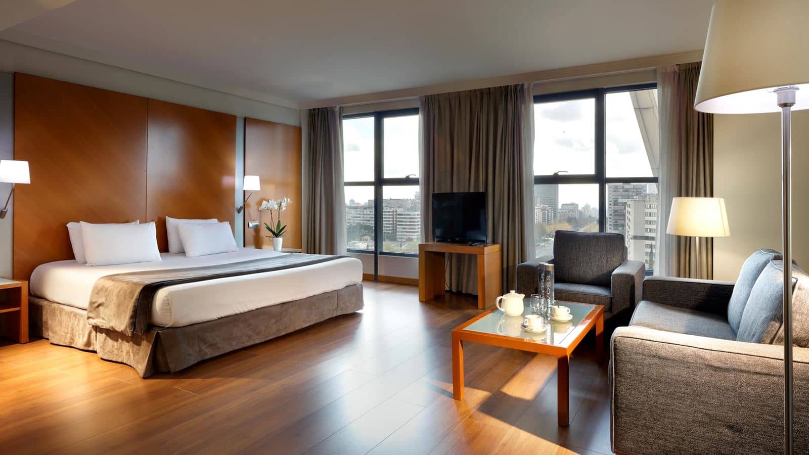 rooms-room-business
