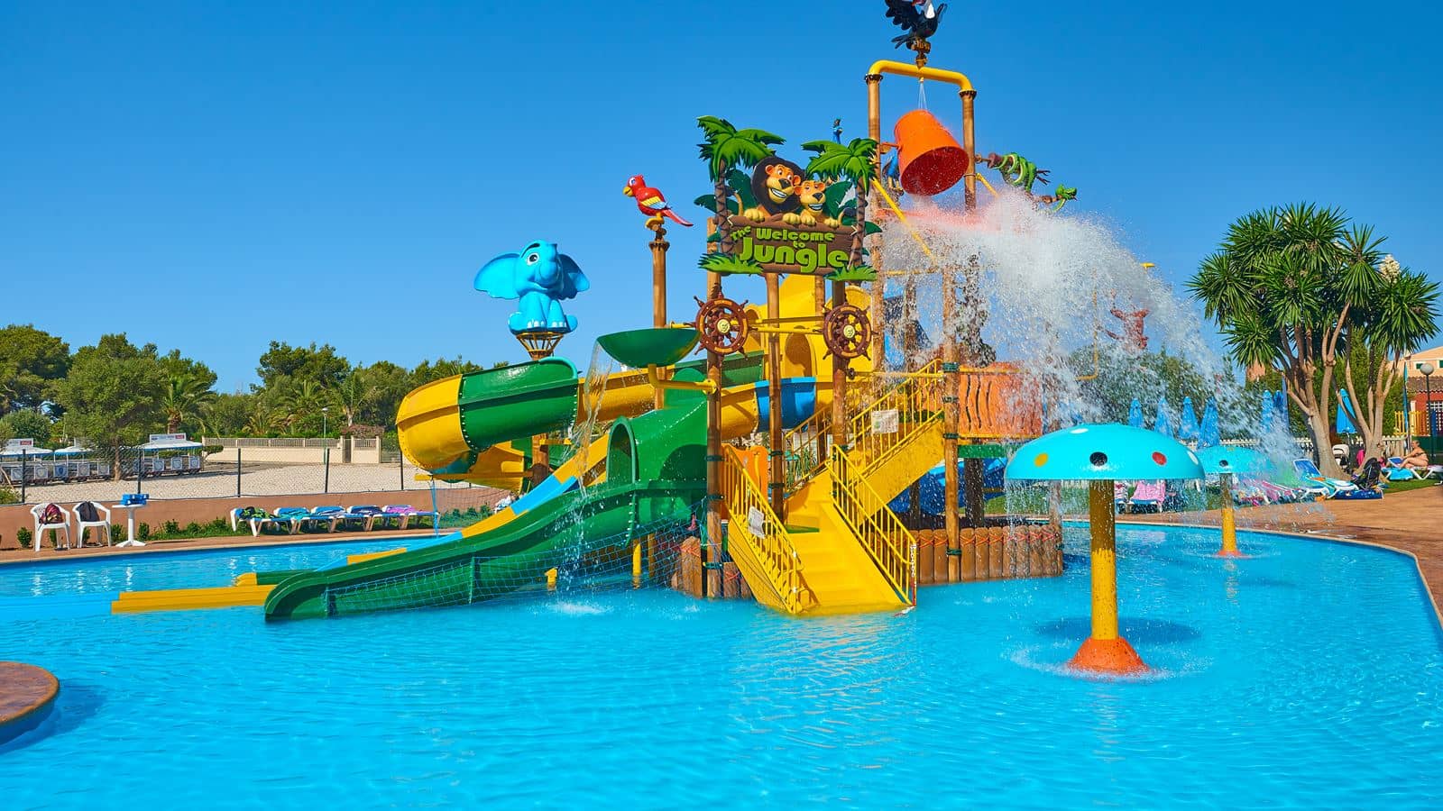 water-park-outdoor-childrens-pool