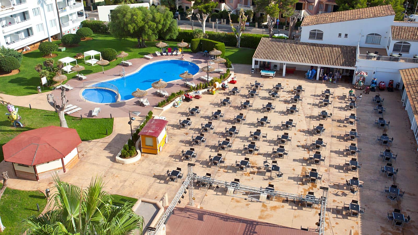 pools-outdoor-pool