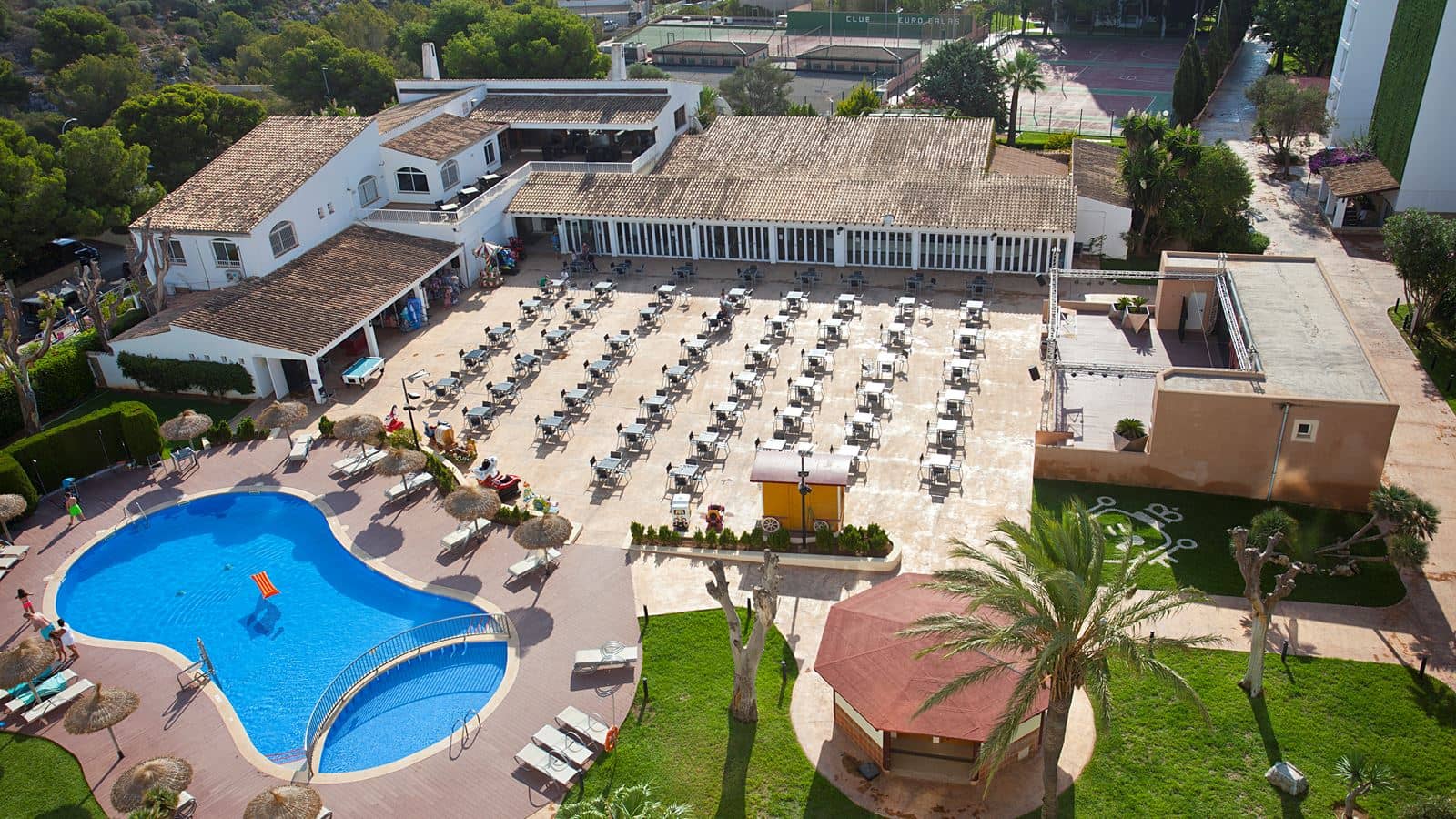 pools-outdoor-pool