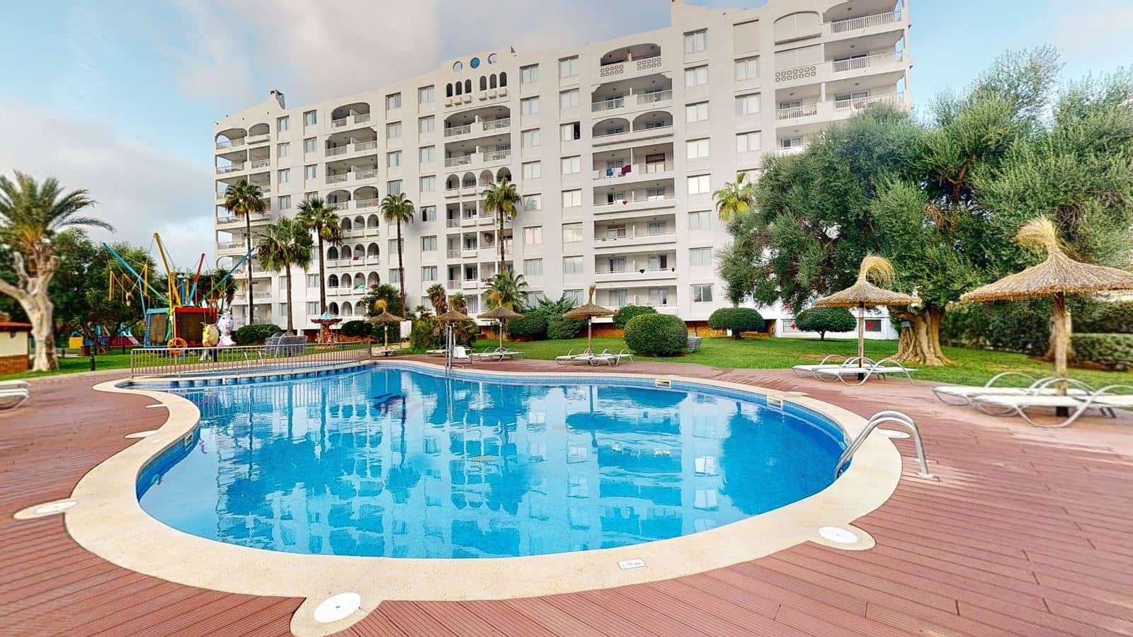 pools-outdoor-pool